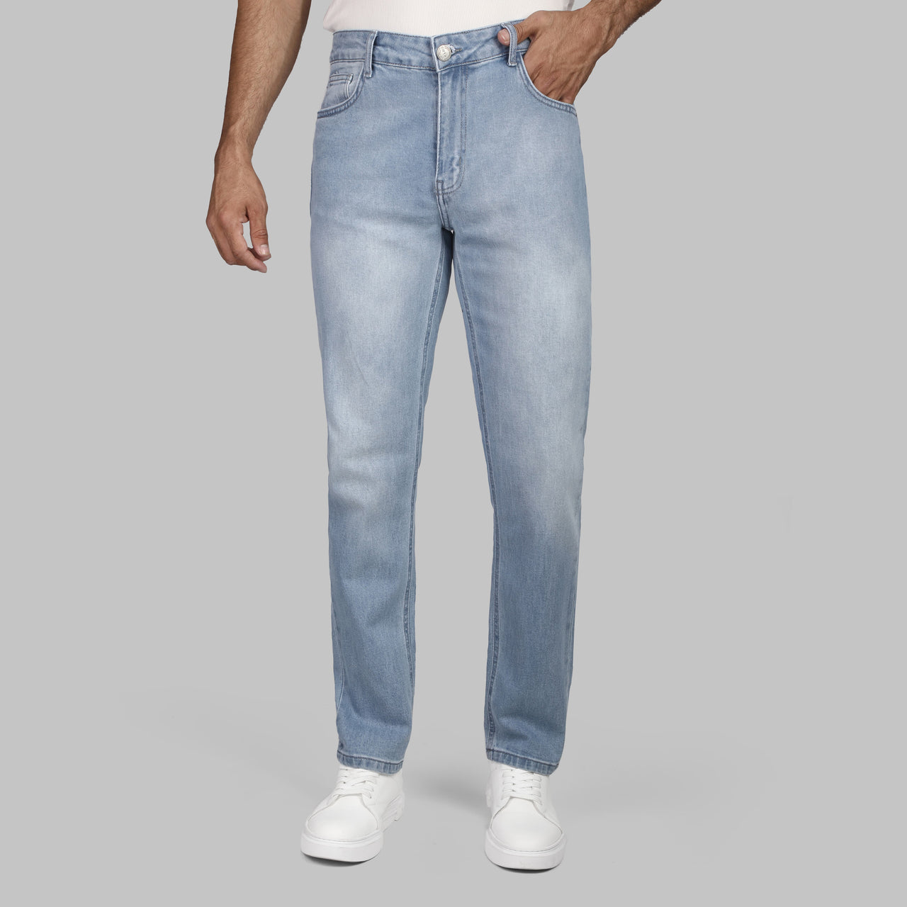 SLIM STRAIGHT JEANS
