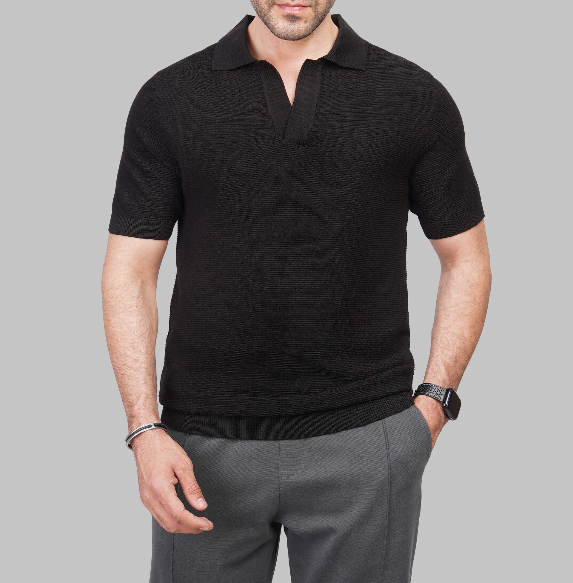 shop Men's soft ribbed V-neck knit polo shirt black Summer 2026 by Dockland - 
تسوق تيشرت بولو رجالي تريكو صيفي اسود بياقة v مضلعة لصيف 2026 من دوكلاند