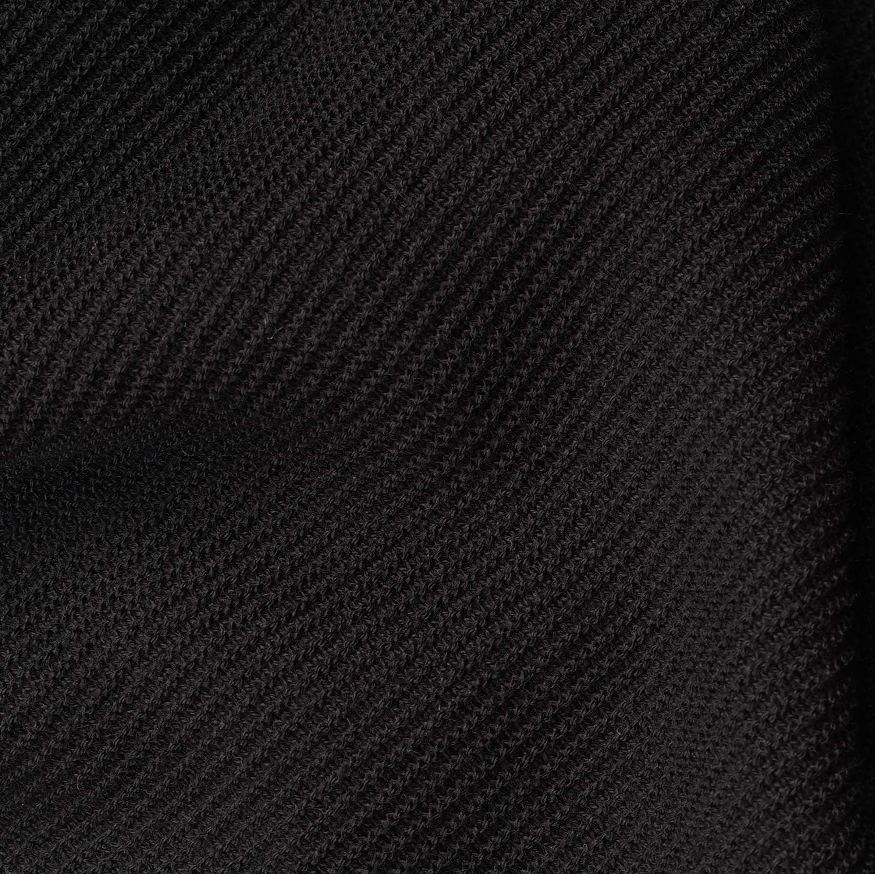 shop Men's soft ribbed V-neck knit polo shirt black Summer 2026 by Dockland - 
تسوق تيشرت بولو رجالي تريكو صيفي اسود بياقة v مضلعة لصيف 2026 من دوكلاند